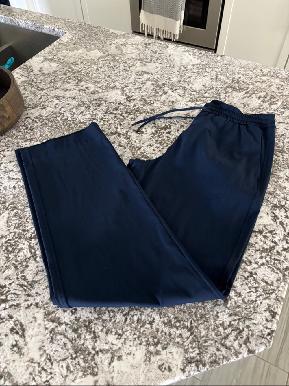 Lululemon Luxtreme Mid-Rise Straight-Leg Trouser